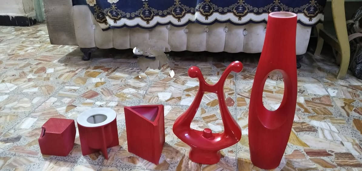 سلام عليكم اغراض مال بيت العنوان حله شارع 80 من جهه كربلاء قرب مدرسة زهور بابل الابتدائيه 
واكو غرفه تركيه نفر واحد 
*********** حلة, بابل
