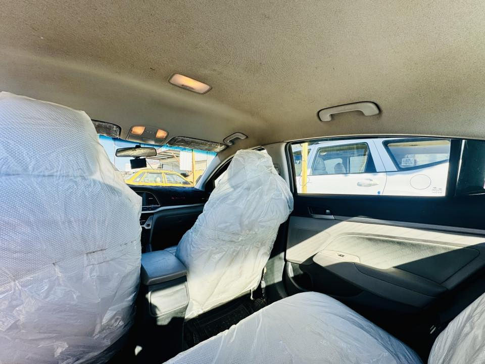 النترا 2017  باسمي تحويل ثاني يوم
محرك 2000 دوش
كير المرغوب AT
ضربه بجم سياره  كلش كلش بسيطه بدون دواخل

رقم أربيل هزه جديده 
حدادية تخم تاير 100‎%‎
تبريد تدفئه
سياره شخصيه لاتكسي ولا خط

كامره تسجيل. امامي وخلفي
سياره تاخذهه. تترحملي

السعر 128 

للاستفسار *********** واتساب
