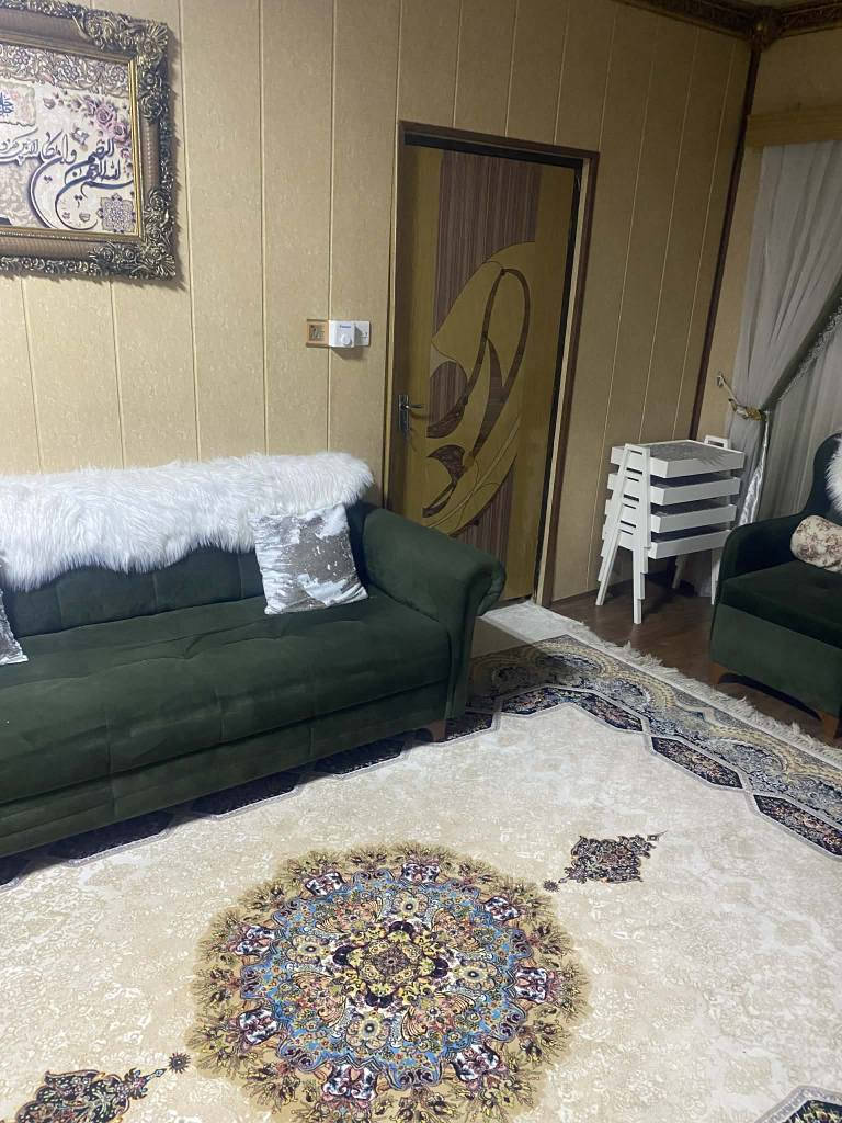 قەنەفە بۆ فرۆشتن تاقمە قەنەفەکە بۆ فرۆشتن پەروانەکانی سەر قەنەفەکە بۆ فرۆشتن نییە 
٢٥٠هەزار و قفل جوابی چات نادرێتەوە دەتوانن پەیوەندی بکەن بەم ژمارە تەلەفونەوە   //سلێمانی :ڕۆژهەڵات
((***********)) السليمانية, العراق
