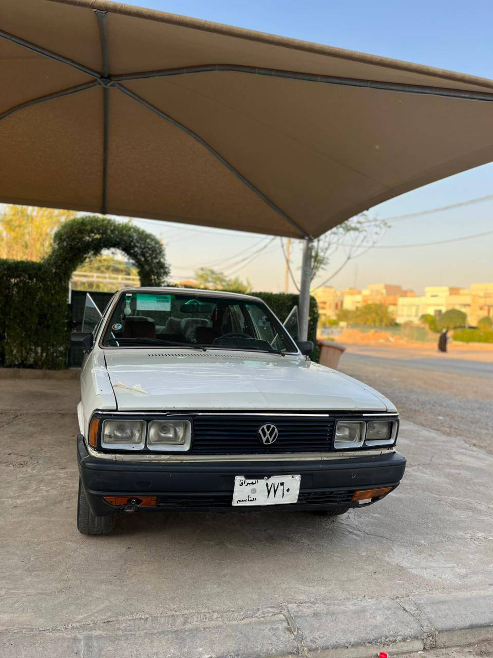 سه ره تا به ناوي خواي كه وره و مهيره بان 
به رازيلي فؤكس واگن 
مؤديل1986
كيرومه كينه به شه رت 
كاره باي به شه رت 
 هه موودوكمه كاني ئيش ده كات 
(سالؤنساي بيلاده)(هؤرن بيلاده)
(مكه به ره ي بيلاده)(٤گئرى بيلاده)
(گئيچ و حه ماوه و پاترى و رؤن و هندر برئكى ئيشه كا)
كوشني بلاده هيچ  ته قيوي نيه 
زؤؤ خاوين ماوه ته وه 
وه كوو سبوخ يه ك ده ركاي سه كني تؤزيك محجونه ژئرى سه ياره كه زؤر له سه ره وه ى جوان تره 
سه يره كه زؤر تووندوتؤله 
هه مووي ئيش ده كات به شه رت 
سه ياره كه وسفي ناويت 
ره قه م سه دامي كه ركوكه سه نه وي ئه سلي له گه له چوار تايه ي خاويني له ژيره سه ياره كه وه سفى ناوئت له رسمه كان زؤر جوانتره نرخى 23 وه ره قه مه جالئكى برايانه ژ.م *********** شوئين هه ولير أربيل, العراق
