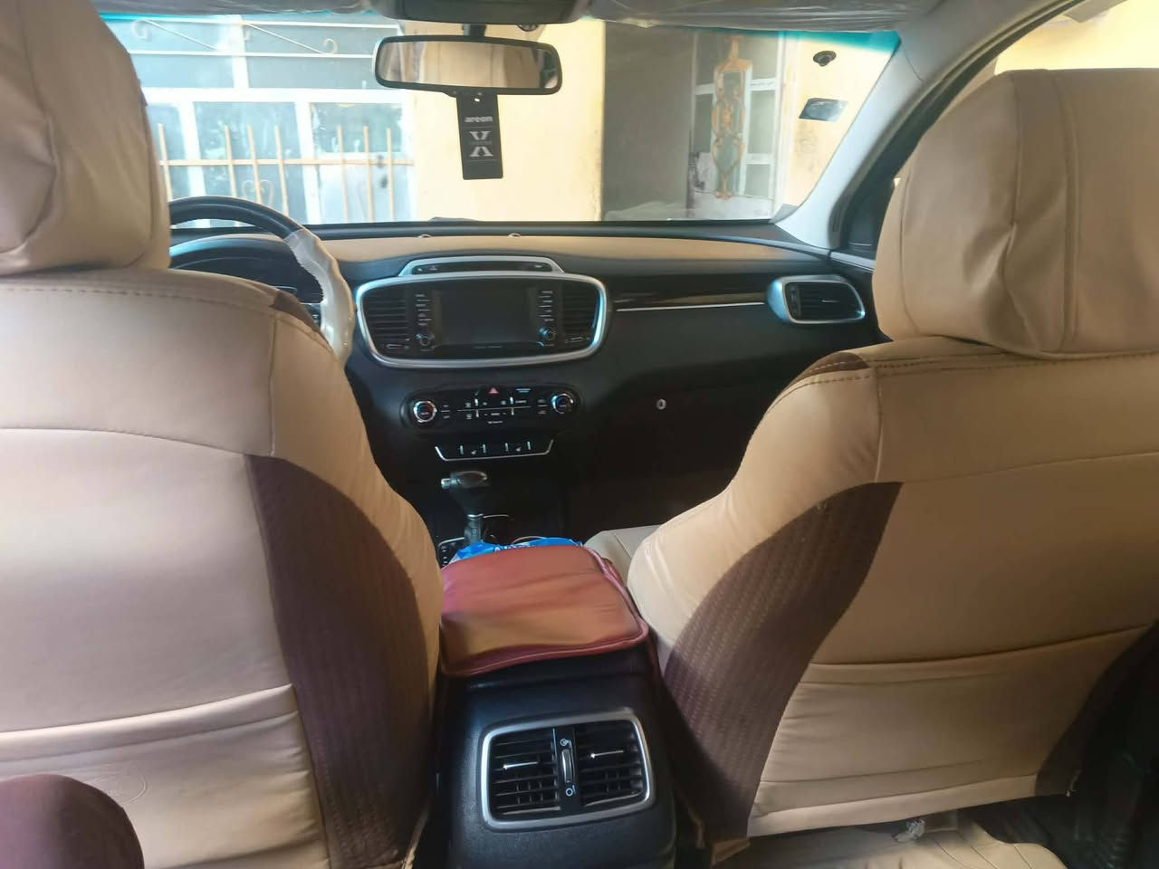 سلام عليكم
سياره سورنتو 
موديل 17
وارد امريكي 
اربعه سلندر 2400جي دي اي 
خمسه راكب 
تحكم ستيران جهتين
اشاير بالمري 
كشنات كهرباء 
تدفه تبريد 
حساست امامي خلفي 
شاشا كمره
الضر شبر جاملغ وشبر بنيد بيه سونار 
عنوان الناصريه 
قضاء الغراف 
السعر 155
بيه مجال بصيط 
رقم ***********
