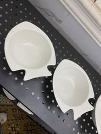 عندي كارتونه سياحي بيها ب 50  قطعه هو وتوصيلها 30 الف  وهاي قسم من الق...