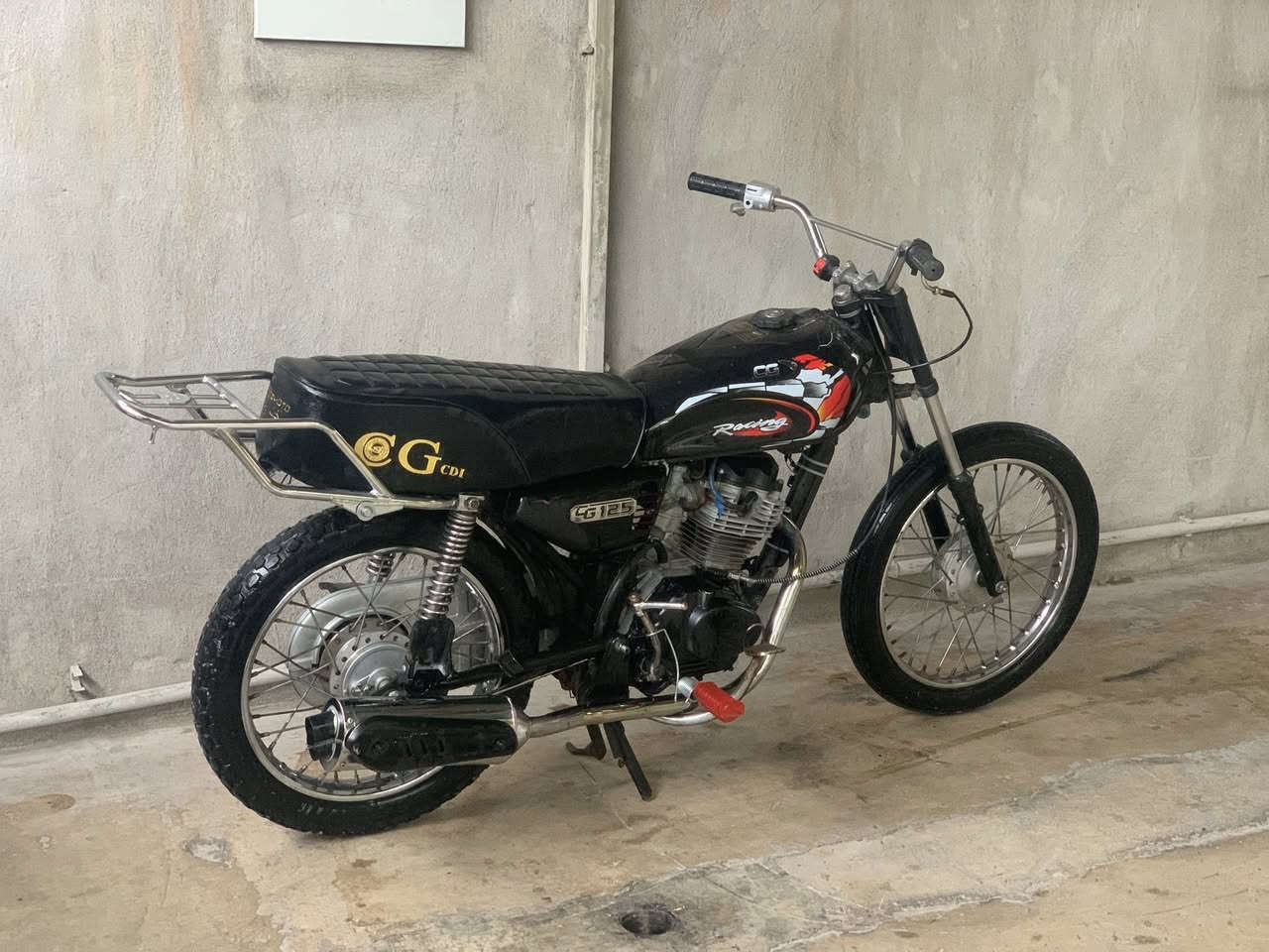 سلام عليكم للبيع يراني حربي دراجه اي عيب مابيها  تايرات نضاف تانكيً جديد كشن جديد سيبايه كلها جديده مابيها اي عيب زوج تاير جديد لاصرف لا بخار  عقل رياضي  سعرها٣٥٠ وبيها مجال شي قليل الشراي يتفضل خاص مو شراي لاتعبني وساعه تضل تعامل وتنطي كلام انته مو كده


**إذا كنت صاحب هذا الإعلان وتريد حذفه لأي سبب، رجاءا أرسل رسالة إلى الدعم الفني**