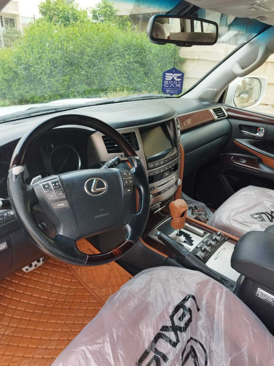 سلام عليكم
الفخامه اليابانية 🇯🇵🇯🇵🇯🇵

لكزز2014بريم اصل 

رقم بغداد 

ماشيه 90 الف 

8سلندر 5700

شاشات خليفه 

كشنات كهربائيه

حساسات خلفي وأمامي 

تحديد مسار ردار امامي 

تخم تاير جديد اصلي 

السياره مكفوله 

السعر 450 وبيها مجال 
العنوان بغداد الغزالية 
رقم الهاتف ***********
الاتصال بعد الساعة 12 ظهرا
