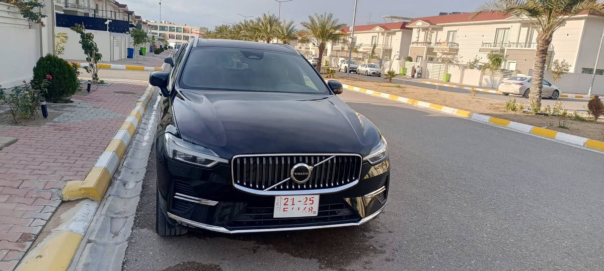 ڤولڤو  XC 60
موديل 2023
السياره مرقمه رقم أربيل 
السعر  230
ماشيه  13000 ميل 
فول فول مواصفات 
محرك 4 سلندر 20 توربو 
هايبرد  recharge plg - in hybird 
اوتو بارك  Auto park  
لايتات عدسه (دوران اللايت مع الاسترن)
5 كاميرات 
تطبيقات كامل ونظام معلومات 
 google 
Google map 
Apple car play 
Android
نظام صوت سماعات فاخره harman kardon ,bowers&wilkins 
يدعم apple car play مع اجهزه iphone
الباب الخلفي كهربائي يعمل بالركل (الرجل )
مساعد سائق (pilot assist) للحفاظ على  المسار والمسافه على الطرق السريعه 
مراقبه النقاط العمياء وتنبيه حركه المرور الخلفيه 
كشنات كهرباء كشنات هيتر
كشنات جلد لون مميز 
ومواصفات أخرى 
السياره بدون صبغ فقط تعديل بارد البونيت 
السياره كلها على البلاد 
رقم الشاصي مرفقه مع الصور 
السياره موجوده في كركوك 
***********
