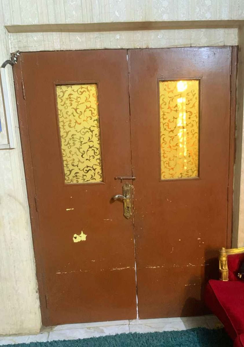 بلازمة حجم 50بس الونهة موصافية 75الف ساحبة35تخم 7مقاعد175تخم مصري350ميز طعام125مغسلة15باب صاج طلاقتين جبير 100الف الشراي يتفضل خاص بغداد  ‎0771 799 6886 بغداد, العراق
