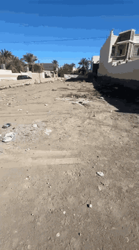 قطعة ارض ركن تجاري سكني طابو زراعي موقع مميز جدا
الموقع الرمادي الصوفيه خلف ساحة الاحتفالات سابقا شارع ٣٠ وجه 

المساحه ٨٥٠ متر 
الوجه ١٧ متر 
النزال ٥٠  متر 

الارض ركن وجه ع شارع ٣٠ متر موقع مميز جدا 
الارض تصلح عماره او سكن 
السعر مناسب جدا فقط اتصل او رساله 

الفديو موضّح التفاصيل كامله 
الاستفسار والتواصل مكتب النبال للعقار الرمادي الصوفيه خلف ساحة الاحتفالات سابقا بجانب الحديقه الاتصال 
***********
***********
***********
متوفر واتساب لجميع الارقام
