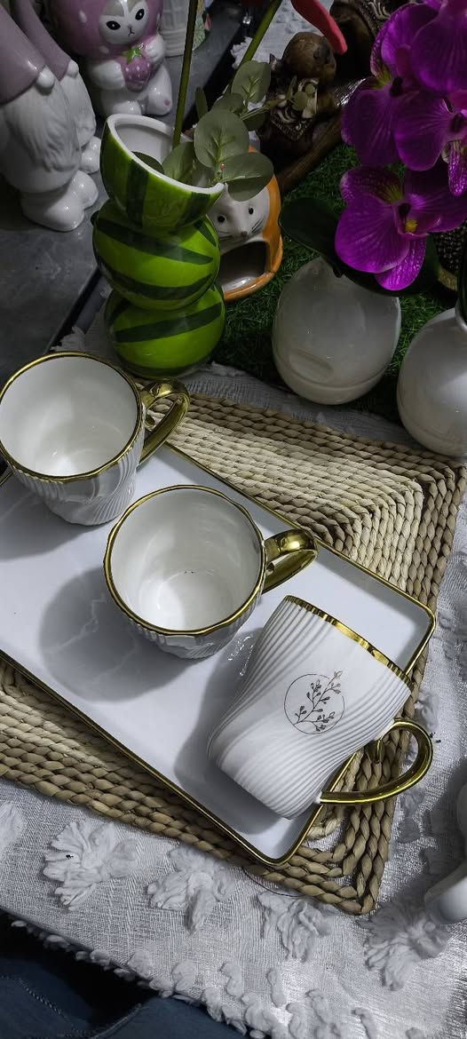 "بنات العراق كلهن محتاجين هاي القطع التجنن 👀✨
توصيل لكل المحافظات 🚚"

نوع الأواني التي في الصورة فرفوري الأوروبي غالباً يُصنع من البورسلان الفاخر ويتميز بلمعانه ونعومة ملمسه، وتكون عليه رسومات يدوية دقيقة مثل الزهور، والذهب، والزخارف الكلاسيكية. لذلك يُعد من القطع التي تدل على الذوق الرفيع والفخامة في البيت 😍♥♥.

"للحجز والاستفسار مراسلة الدايركت   🤍"


**إذا كنت صاحب هذا الإعلان وتريد حذفه لأي سبب، رجاءا أرسل رسالة إلى الدعم الفني**