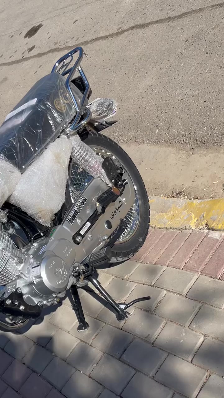 السلام عليكم دراجه تايكر سونك دشبول ايباد دراجه بعدهي زيرو ماصرلي فتره من طلعته من الوكيل  موديل2025 اوراق  لون اسود رايدهه900 وبيه مجال رقمي***********
