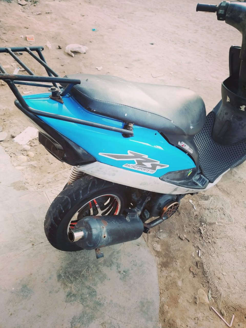 السلام عليكم
دراجه ماكس بوشه 49 ياباني 
كهربائيات سلف هندر كله شغال 
مكينه ما مفتوحه ***********
