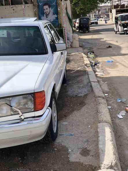 سلام عليكم للبيع او مراوس مارسدس رئاسي باب قصير مديل 90 مصبوغة عام جمالية بلادية محرك عنكبوت قبق اسود دبل فيتبم دبل مروحة دبل هورن اريل كرهباء السيارة جاهزة تخم تاير جديد تبريد شغال السيارة جاهزة وجديدة  السعر 90وبيهة مجال بسيط بغداد حي اور للستفسار رقم الهاتف ***********
