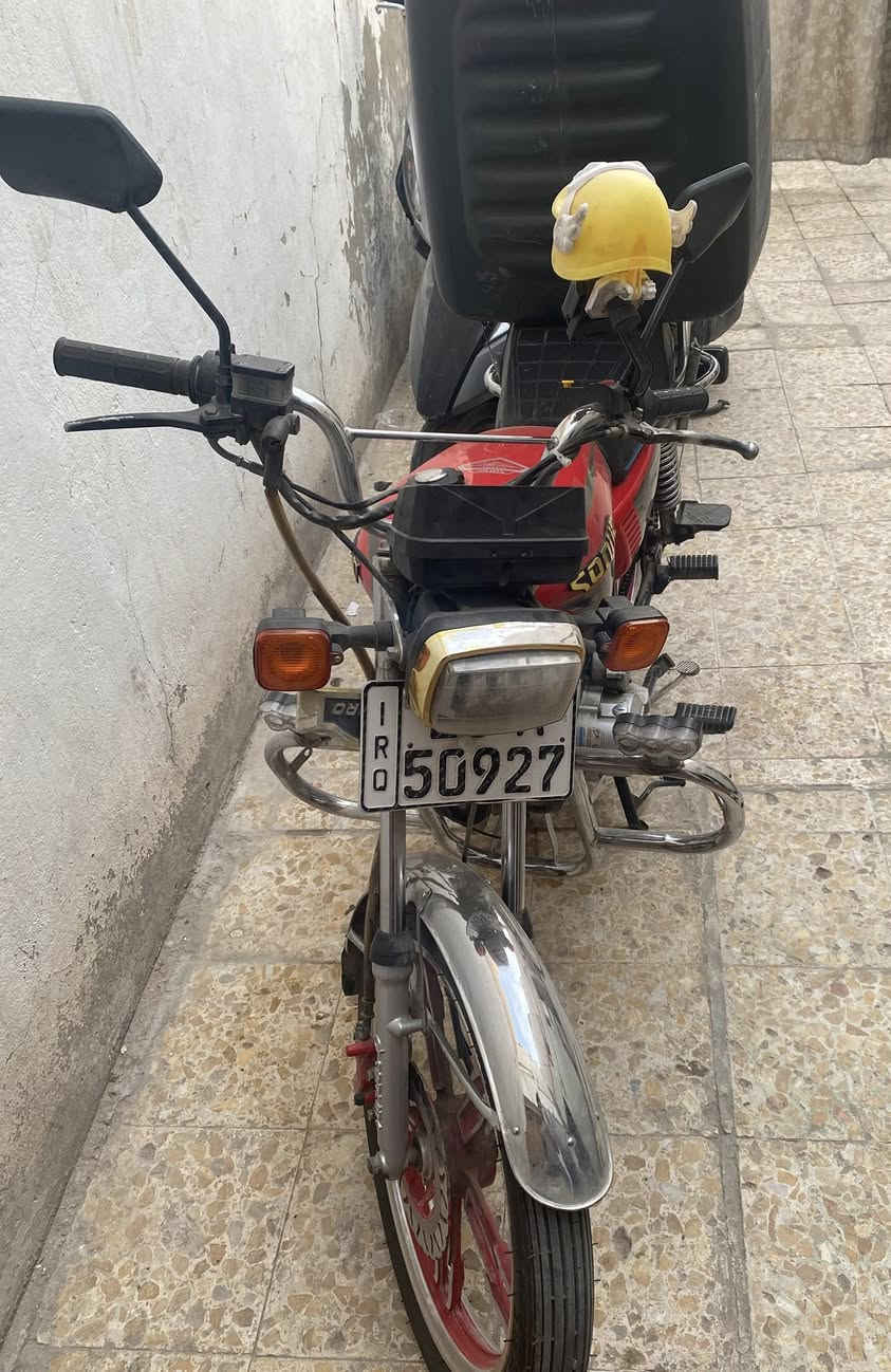 سلام عليكم دراجة سافيتي موديل 23 رقم وسنويه بأسمي المداور ثاني يوم السعر مليون و300 للاستفسار مراسله على الخاص او الاتصال على الواتساب ***********
