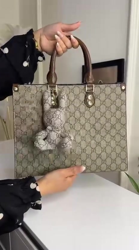 سلام عليكم بنات
حقائب كولها براندات رهيبه الكوالتي يجنن
توصيل لكل أنحاء العراق
للتواصل ***********
Golan Bags
