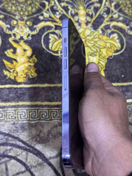 سلام عليكم ايفون13 برو ماكس امريكي  جهاز بطاريه 80 ذكرته 256 نموذجm ويا فقط كارتون مالته سعره 675 شراي يتفضل خاص مكاني بصره جبيله ***********
