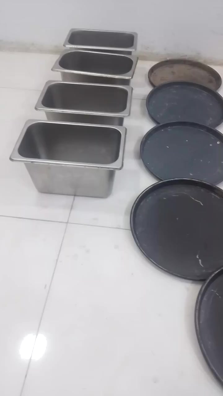 غراض مطعم نظيفات جدا للبيع...
صواني بيتزا عدد ١٣
بلانكات استيل عميق عدد ٤
مقاطع استيل ثقيل مال لفات عدد ٦
سعرهن كلهن ب  ٧٥  الف
بغداد الشعب ***********
موجود اتصال واتساب
