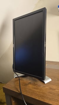 شاشة حاسبة ماركة ديل قلابة حجم 20 السعر 100 الف  للتواصل 07713145625 و...