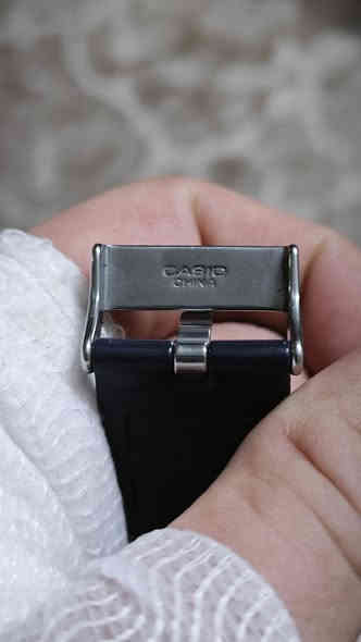 كاسيو جي شوك عسكري
تحتوي على مواصفات عديدة 
الساعة قطر كبير 
نظيفة 100/100
شغاله100/100
سير أصلي 
تحتوي على انارة عالية 
تحتوي على عداد سرعة 
تحتوي على GMT (توقيت دولي)
تاريخ يومي و شهري 
سعرها 70 الف وبيها مجال للشراي
للتواصل أو الاتصال 
***********
