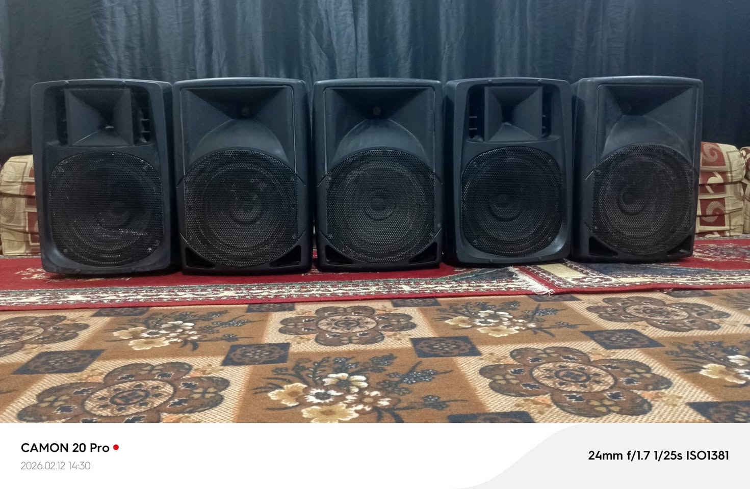 اربع ازواج سماعات دبدوب اللبه الدينكورد الأصلية 
جدد استخدام قليل جدا 
سعر الزوج 175 قفل ربع ما ينزل 
شراي اتصل ***********
او علق وأنه ارسلك 
ذي قار قضاء الفهود
