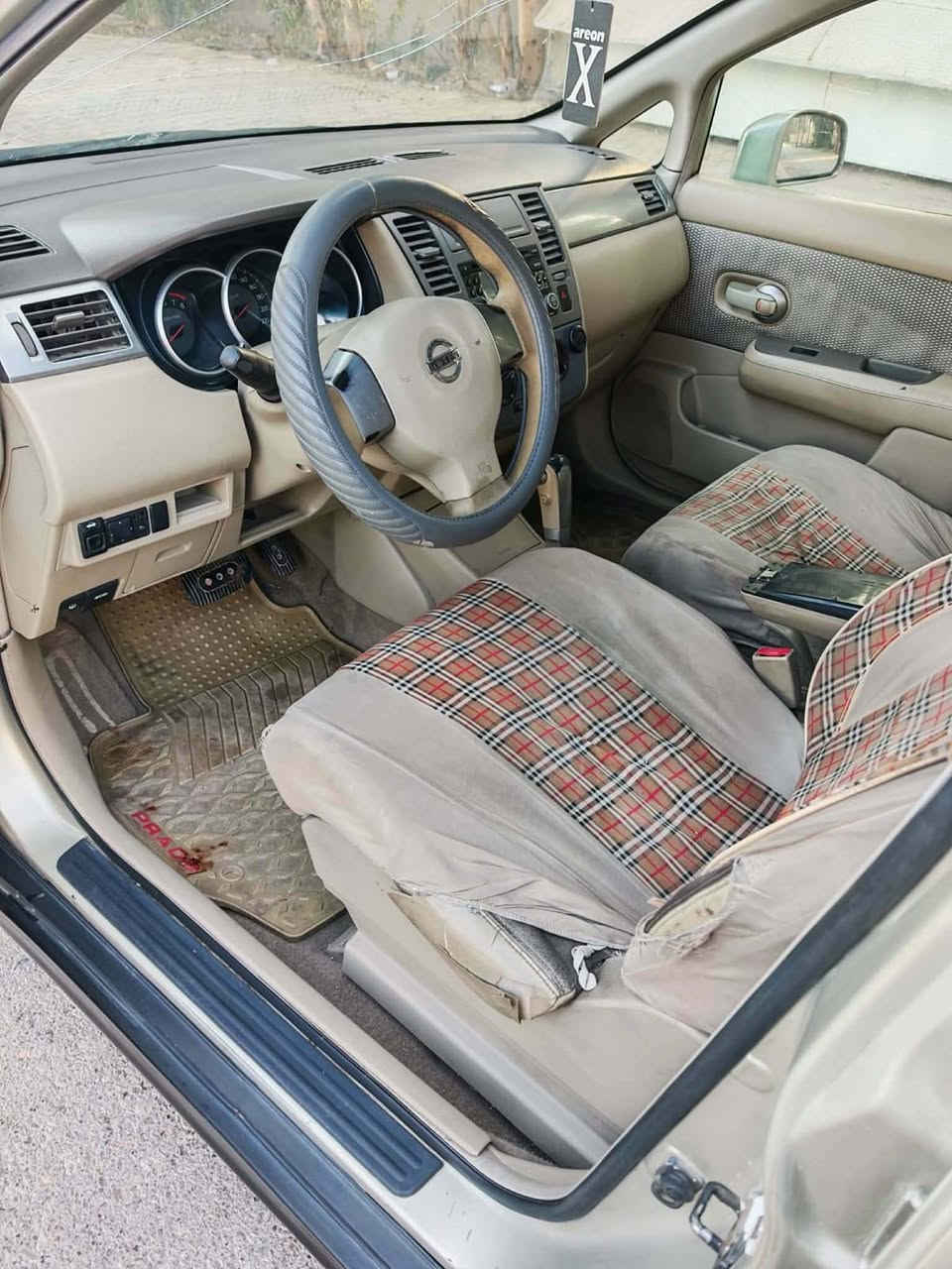 سياره نيسان تيدا مصبوخه عام رقم بغداد محرك 1800 اي نقص مابيه سعر 65 بيه مجال عنوان ديالى بعقوبه
***********
اتصل على رقم غير متواجد على فيس
