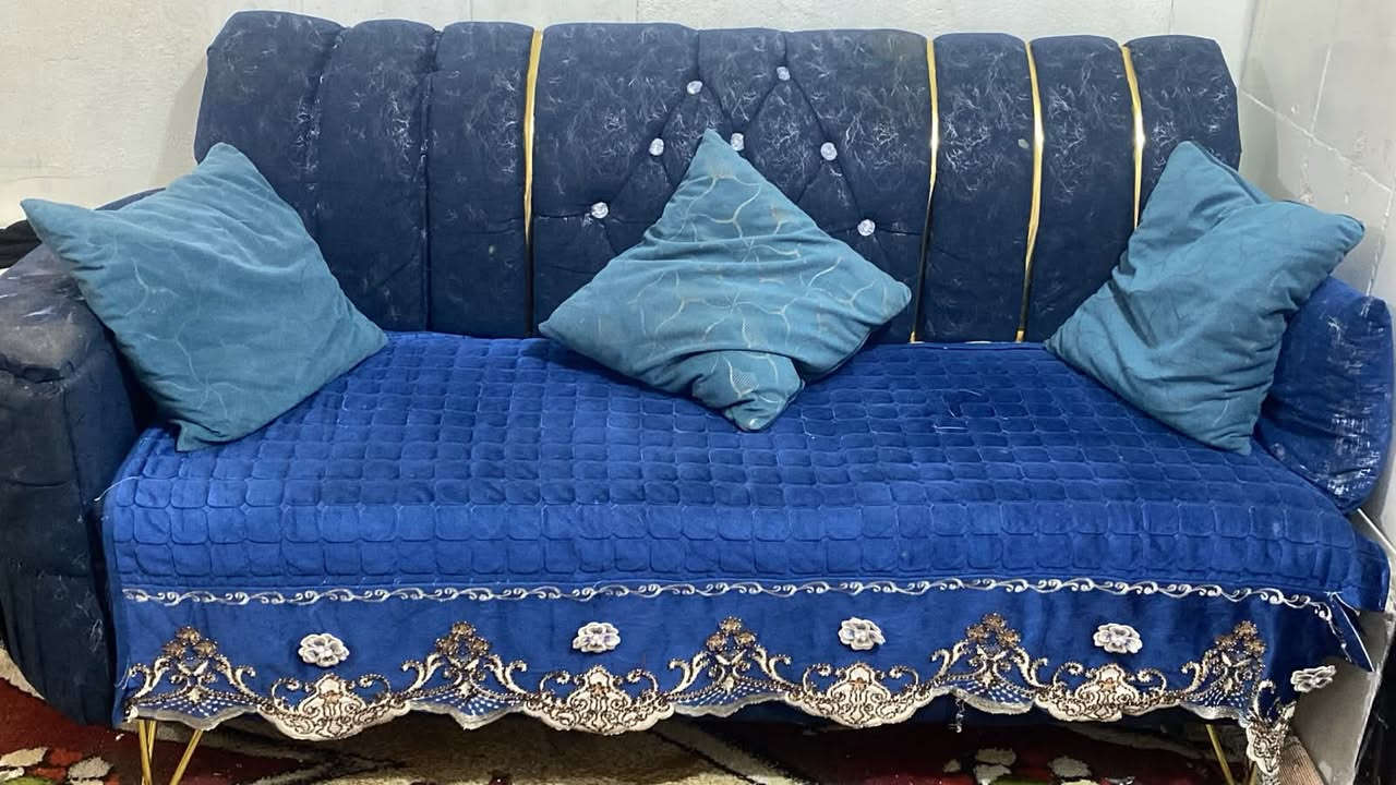 چربايه طابقين نضيفه 50 الف *********** ابو محمد بغداد الحبيبيه
تخم عشر مقاعد نضيف جدآ 200 الف
