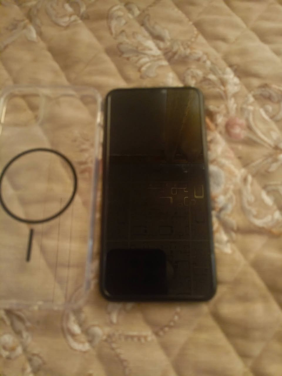 سلام عليكم ايفون 11 برو ماكس جهاز مكفوك  بس سماعه بدل  وين متريد افحص  مكان حي العامل بغداد سعر 350 بي مجال قليل  *********** واتساب
