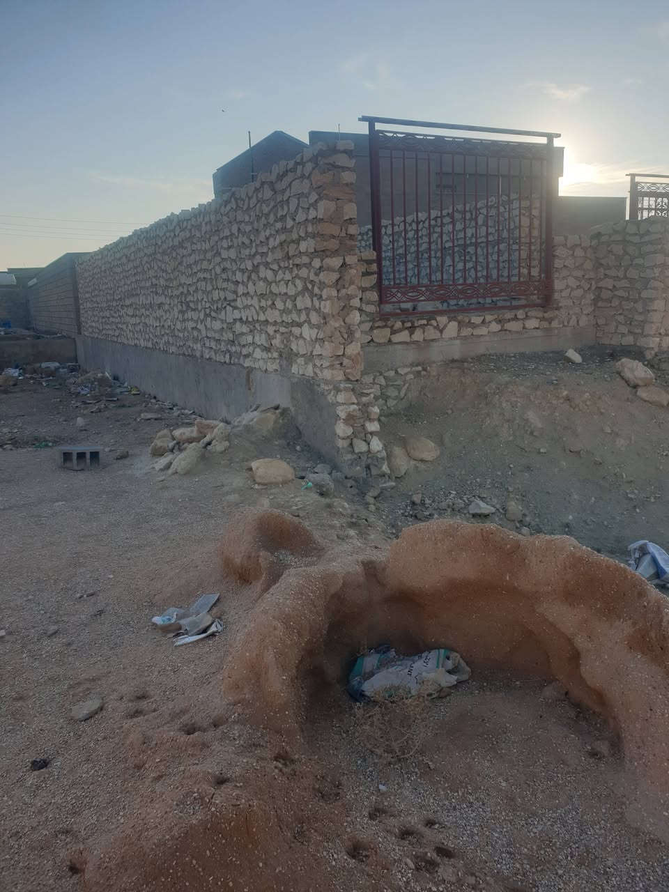 بسم الله
للبيع قطعة ارض طابو صرف 
في منطقة الثمانيه منطقة سكنية 
المساحة(250)متر 
السعر (8)مليون وبيها مجال 
مكتب عقارات الصفا الانبار قضاء حديثة 
الحي العسكري قرب منفذ النواعير او محمد بلنص 
الاستفسار ⤵️
(***********)
(***********)
