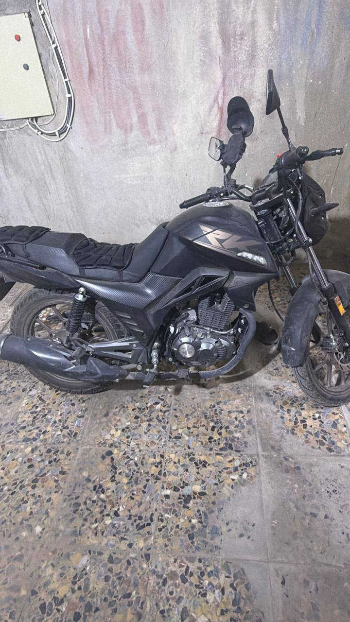 السلام عليكم rk 200cc مديل 2025 ماشيه 4000 دراجه جديده رقمها اربيل
***********
