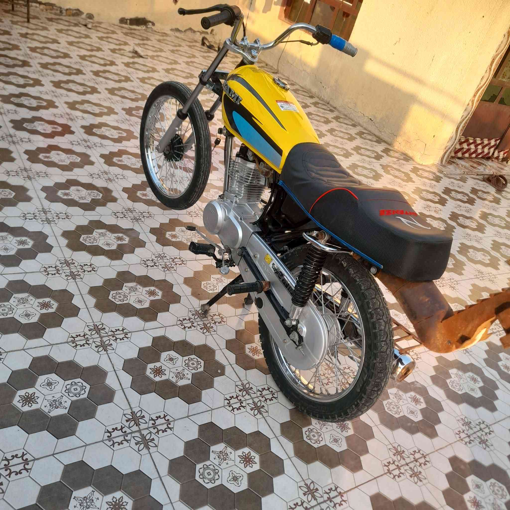 سلام عليكم للبيع
سيجي نامه 25
شاصي تايكر 19 سكنر
شلعه معدل نضافه مامفتوح 
سعر خاص،، ***********
