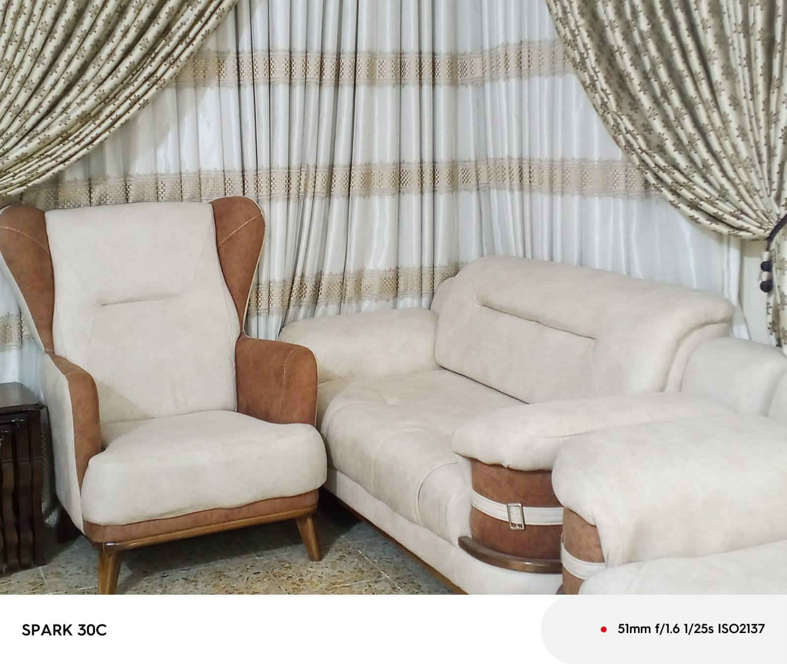 تخم عشر نفرات نظيف جدا 
سعره 900
***********
