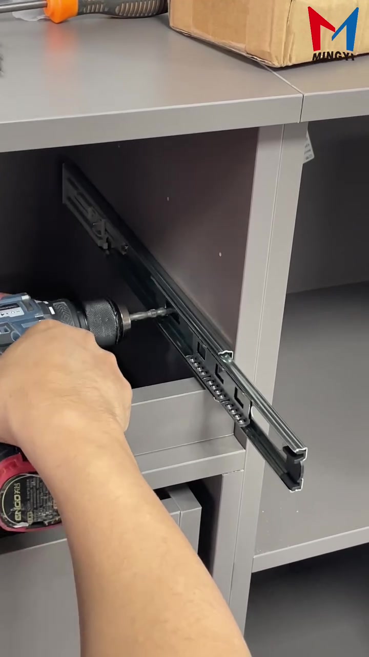 Soft close drawer slides with solid structure. Perfect for customized furniture, optimize cabinet using experience
#installation #furniturehardware #howto #carpentry #cabinetmaker


**إذا كنت صاحب هذا الإعلان وتريد حذفه لأي سبب، رجاءا أرسل رسالة إلى الدعم الفني**