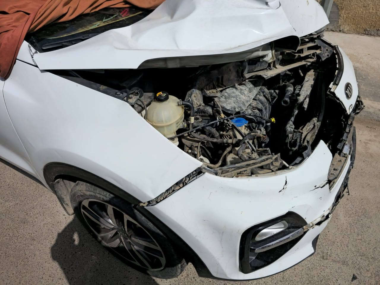 السلام عليكم 
سيارة سبوتج 2019 شكل 2020 ابيعاها على نفس وضعها ضربة السيارة بنيد و شباك الدعامية مع ضربة في التاير الخلفي الايسر مازدات السيارة الاصلية موجودة نضيفات 
مكان السيارة بغداد 
سعر السيارة مقفول على 165 
رقم التواصل ***********
