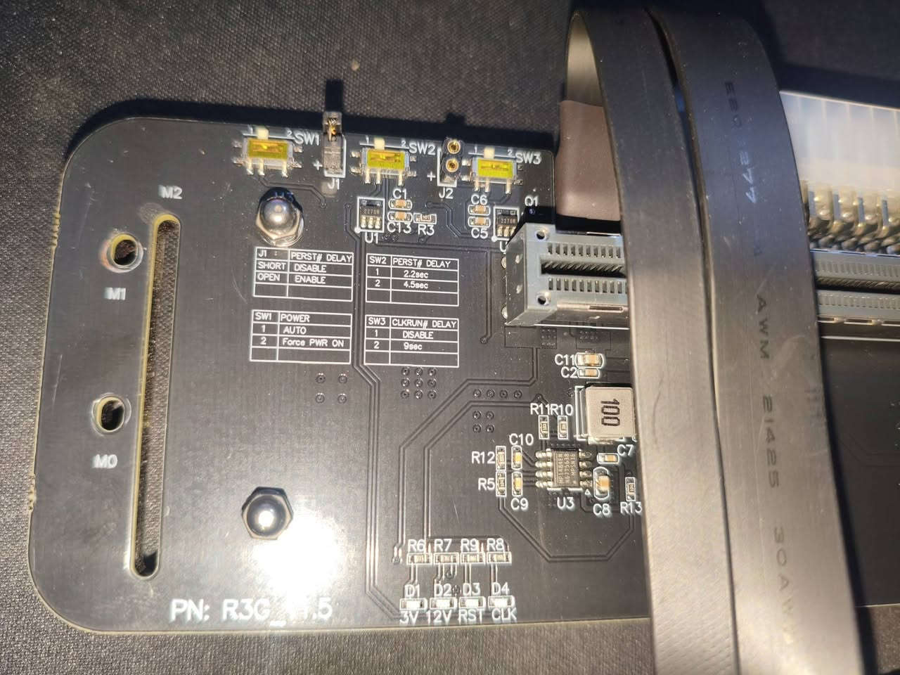 جهاز egpu منفذ m.2 لربط كرت الشاشة الخارجي باللابتوب او mini pc  
السعر 80 شامل التوصيل


**إذا كنت صاحب هذا الإعلان وتريد حذفه لأي سبب، رجاءا أرسل رسالة إلى الدعم الفني**
