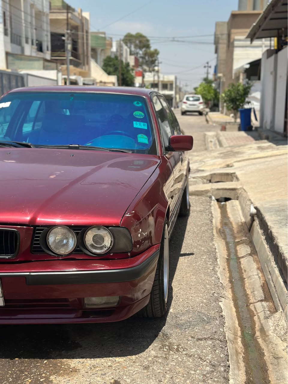 بي ام 525 موديل 1993
مواصفات
سلايت 
تبريد
تدفئه
قفل مركزي 
كشنات جلد
لايتات زينون 
دعاميات M
ويلات M
بجم عريض 
كير ومكينه وصدر وتايرات بشرط 
بيها ضربه بجاملغ السايق مثل مبين بلصوره
وبيها مكانات تصفيه
سنويه لغايه 28
بدون دفتر بانزين
شرط التحويل
سعرها 60 وبيها مجال لطيبين 
رجاءآ اذا مو شراي لتخابر لان كل التفاصيل كاتبها 
ومابيع قسط ولا مده 
*********** كركوك, العراق
