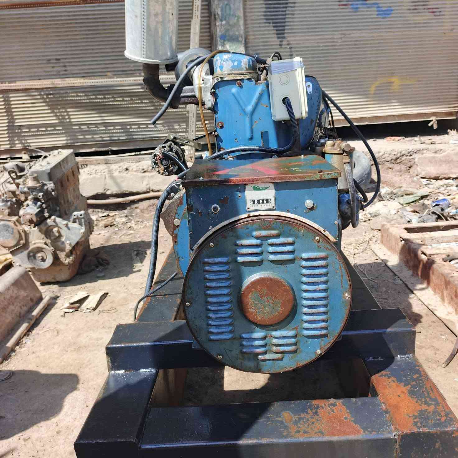 محرك دويس للبيع هندي اثنين بستم مع توليد 15 كيفي محرك بلادي لا تنقيص ولاتبخير شرط العنوان سامراء الصناعه القديمه الاستفسار عل هذا رقم ***********
