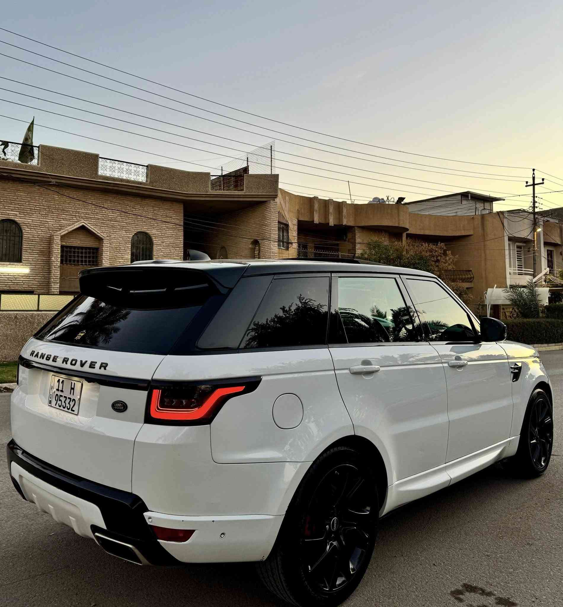 للبيع او مراوس
رانج روفر سبورت موديل 2018 
وارد امريكي حادث بنيد 
6 سلندر 
مواصفات 
فتحة سقف بانوراما 
مقاعد جلد اسود كهرباء 
تدفئة وتبريد بالمقاعد 
مقود كهرباء وتدفئة 
جنطة كهرباء 
جكات ٣ وضعيات 
دوسات كهرباء 
تحكم مقود لمس 
وبعد بيها هواية مواصفات 
مكان السيارة بغداد السيدية 
***********

