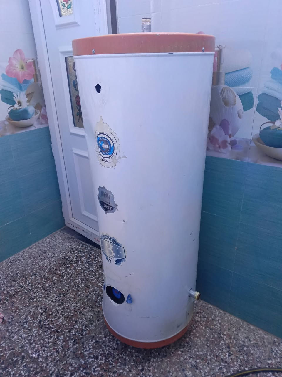 غراض للبيع للاستفسار رقم الهاتف ***********
