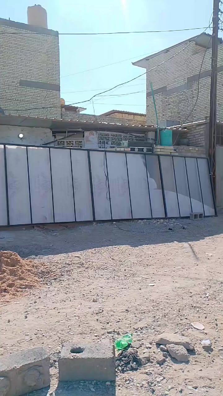 بيت للبيع قرب شارع 20 البيت 100 متر مربع اللي يريد نصه ابيع له سعر النص 22 مليون وبي مجال اللي يريد يراسلني على الخاص يدخل لي


**إذا كنت صاحب هذا الإعلان وتريد حذفه لأي سبب، رجاءا أرسل رسالة إلى الدعم الفني**