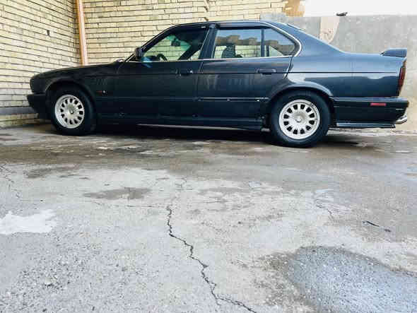 سلام وعليكم 525مسكر فانوس كير وتو جام ربع وتو تشغيل عن بعد سنتر لوك تخم تاير دبل يرباك كسل خفيف 180نون ٣ورد بابني بجم عريض موديل 94سعر 55وعليه غرمات تنزل من سعره 10ورقات *********** و***********بل خدمه رقمه بغداد
