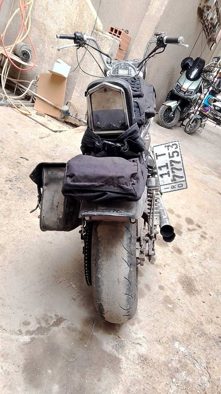 Hyosung gv650 
هايسونك محرك 650 موديل 2009 كابريتر ماشية 29 الف و800 
رقم انكليزي سنوية باسمي  لل 2028 مصارله 4 شهور من محول هزة جديدة
بيهه نقوصات بسيطة فلنجة خلفية وتجفيت دبلات و كتف مال دبل اشاير
مواصفاته كروز كونترول و بريكات ABS 
ادامة جديدة بلكات و تجفيت كابريتر مصارله هواية
سعر 19 وبي مجال حك الجية تحويل ثاني يوم 
تلفون ***********
