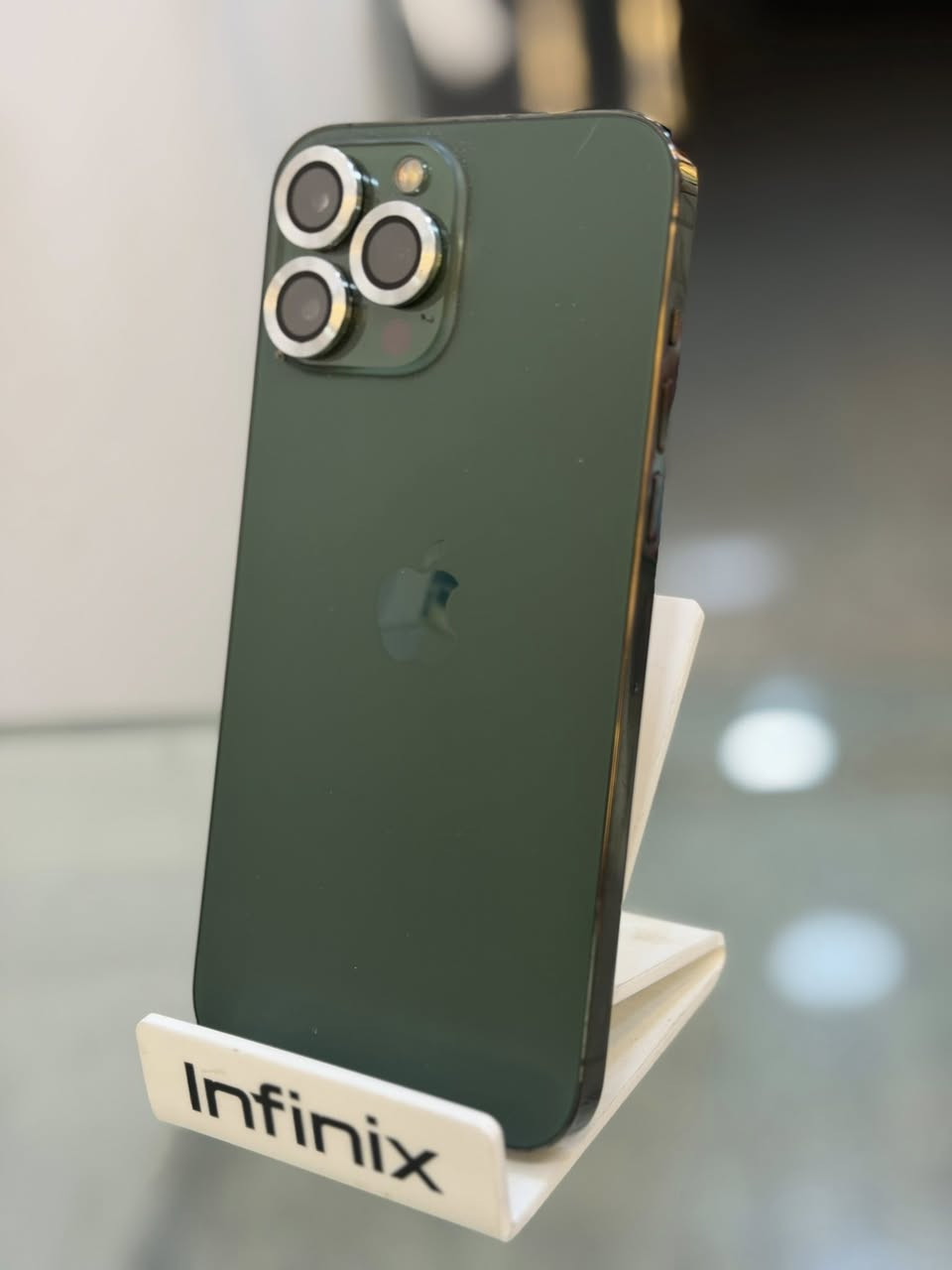 سلام عليكم ايفون 13 برو ماكس الجهاز نضافة 100‎%‎ بطارية 🔋 77 ميصرف شحن الذاكرة 256 السعر 590 الف توصيل 🚚 لكافة المحافظات رقم ***********
