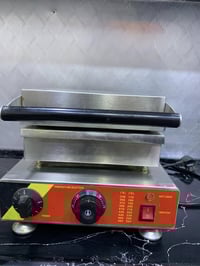 جهاز وافل السعر 150  بغداد للتواصل 07737840663