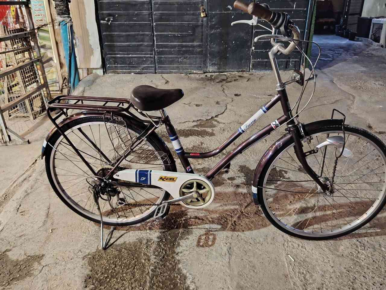 بايسكل للبيع الحجم 26 السعر 135 وبي مجال ***********
