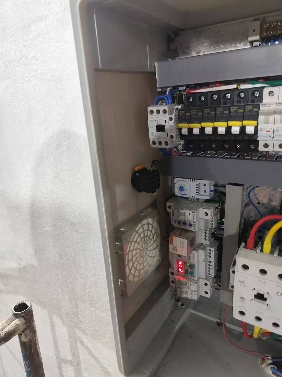 #فني #كهرباء⚡️⚡️⚡️ تأسيس منازل🏤 بنايات🏢 مجمعات سكنية  دوائر دولة   بكادر متكامل
تأسيس منضومات ستلايت 
تأسيس منضومات كاميرات  المراقبة
مع إنترنت 
تأسيس منضومات حريق 
تأسيس منضومات عاكسات 
وخلاية شمسية
عمل بوردات سيطرة    ATS
للتواصل على الارقام
***********

#كهربائي
#تأسيس_كهرباء
#تمديدات_كهربائية
#اعمال_كهرباء
#مقاولات_كهرباء
#كهرباء_منزلية
