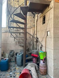 درج حديد عمودي كما مبين بالصور ادناه للبيع 07729171074  المكان - صليخ ...