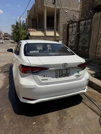 كورلا هايبرد 25 الشكل الخليجي السيارة جاهزة من كلشي   بيها طخة بالدعام...