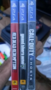 أقراص ps4 نظيفات جداً سعرهن  ٣٥.٠٠٠ ومابيهن أي مجال  عنواني بغداد