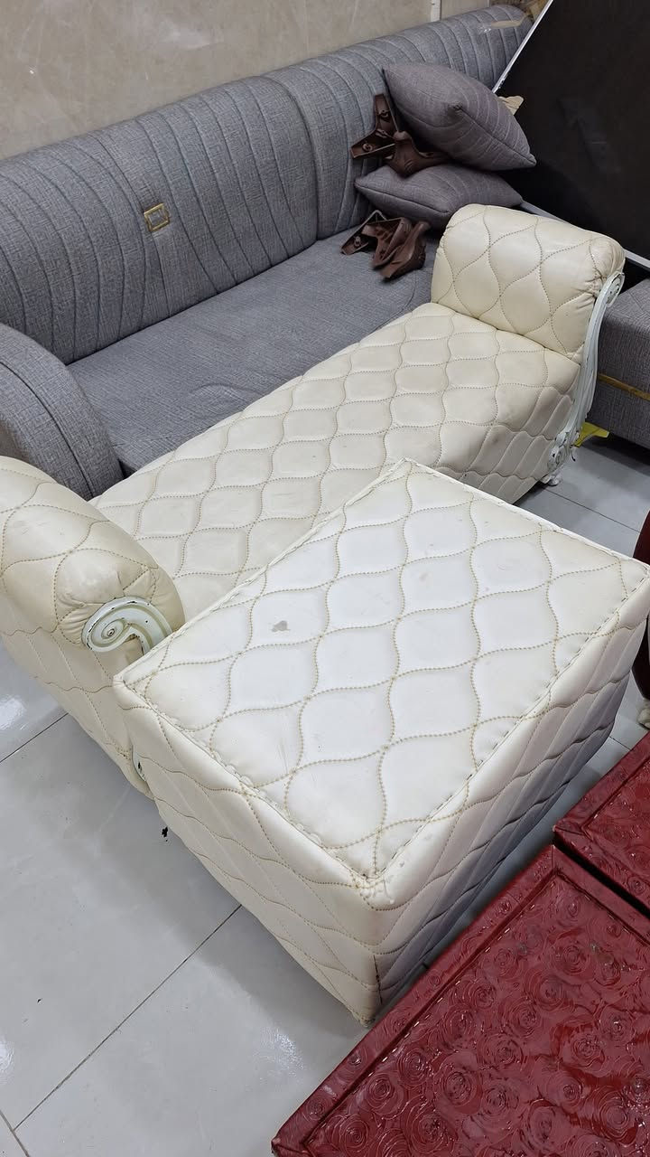 شازلون عدد ٤ خاص بالمناسبات والأفراح النسائية....
موجود في معرض الکرار لبيع الأثاث المنزلي قرب بيت كعيد خلف مجمع الجوادين 
للاستفسار الاتصال على الارقام او التواصل عبر الواتساب او الماسنجر...
***********
***********
