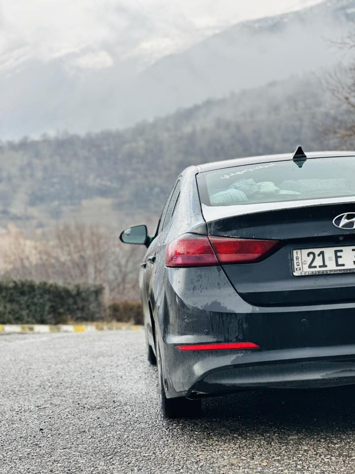 سلام عليكم  الانترة ٢٠١٧ امريكي مكينة ٢٠٠٠دوش رقم اسليمانية  بسمي مداور  بيها منضومة غاز تبريد جاهز السيارة مابيها اي شي او اي عيب بيها ٥ قطع صبغ بدون دواخل جاهزة من كلشي الشراي يتصل مكاني كربلاء ***********
