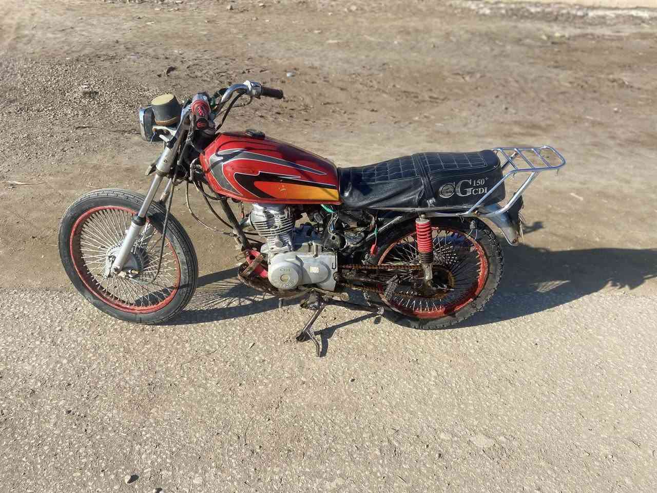 السلام عليكم دراجه للبيع20اوراق اصولي
مبدل بس بستم 
السعر 475وبيه مجال 
***********
المكان الرفاعي
