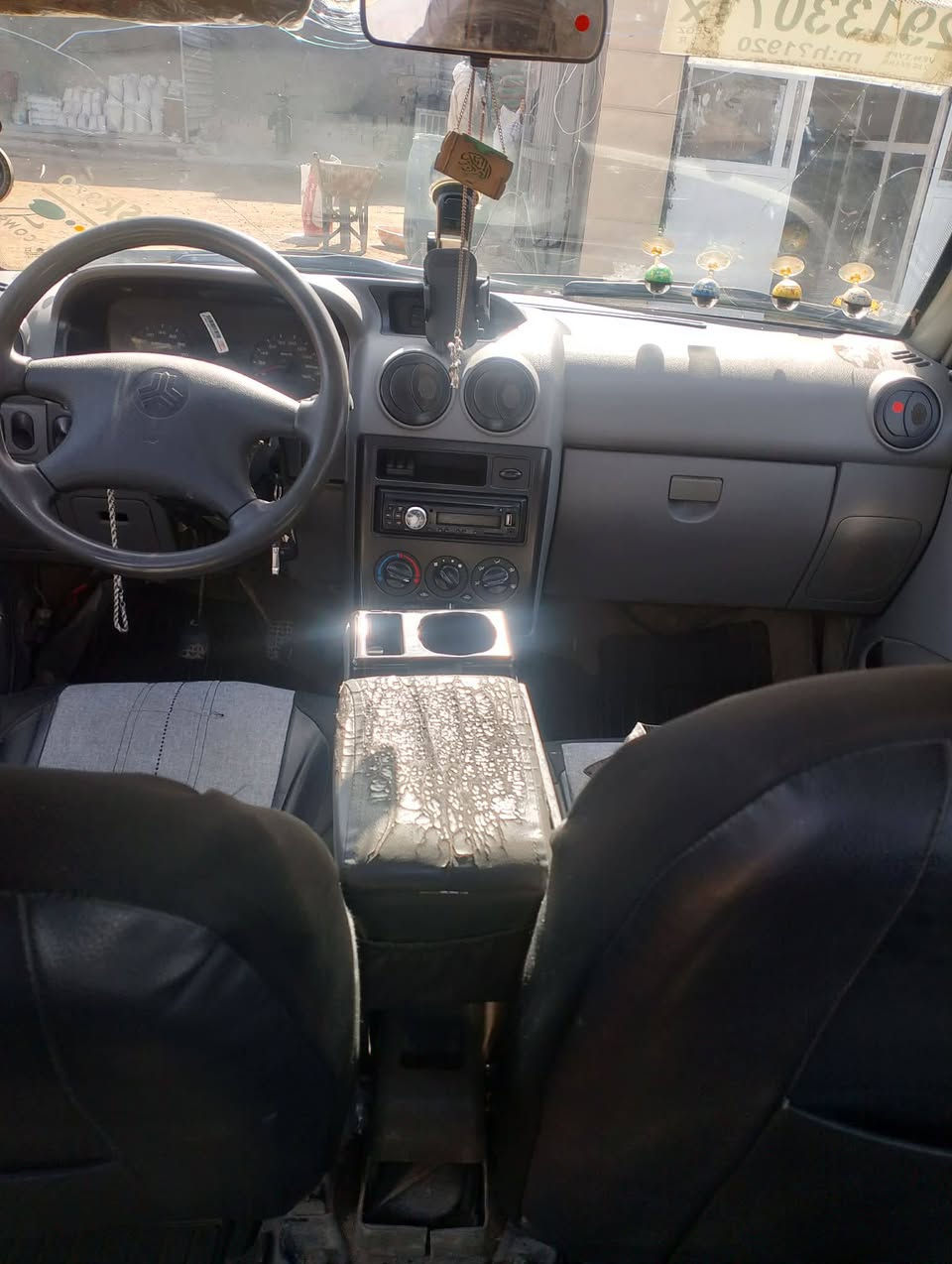 سلام عليكم سايبه للبيع ٢٠١٢ سياره نضيفه جاهزه من كلشي السعر ٢٩ وبيها مجال بغداد ابو غريب التواصل الاتصال ع رقم ***********
